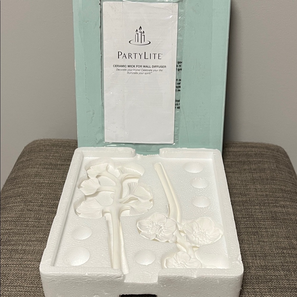 Partylite Ceramic Wick for Wall Diffuser - Picture 4 of 11